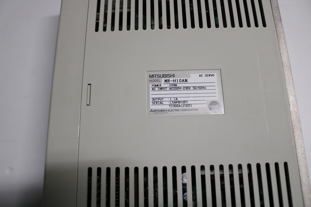 Melservo AC Servo, Power: 100W, AC In: 200-230V, Out: 1.1A