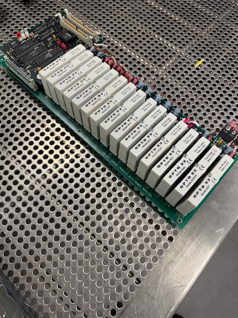 Kestrel 650/750 Mounting Rack 16 Position Analog Opto 22 50099-00, w/ Pamux Analog Brain Board Opto 22 Model B6 50102-00