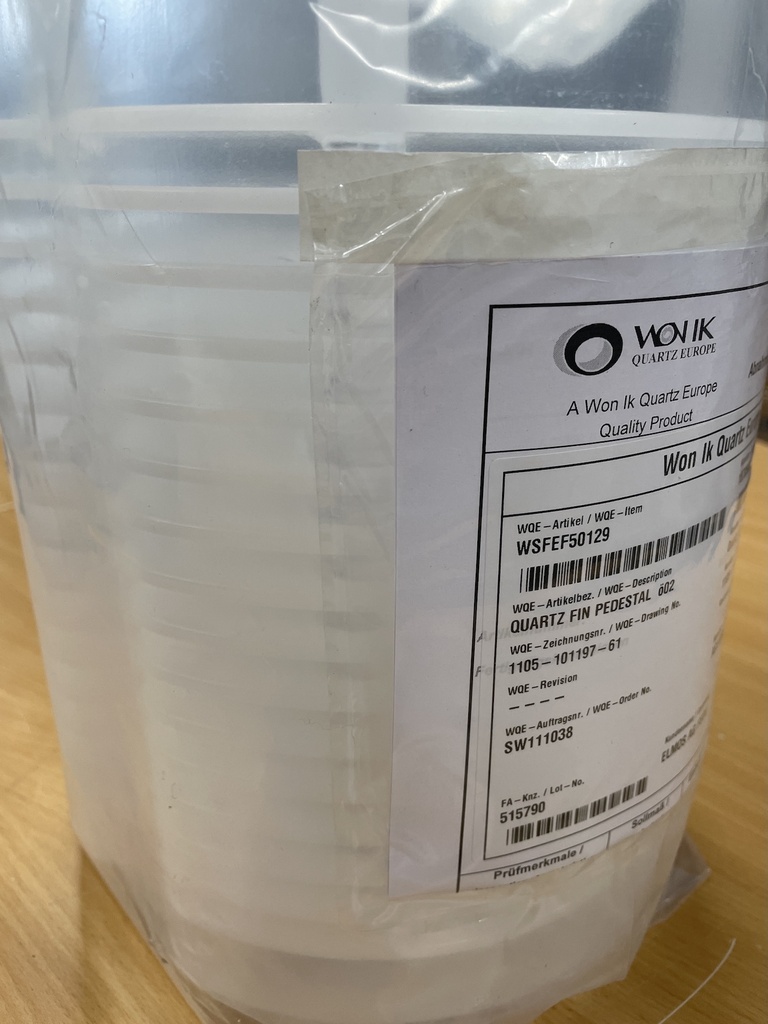 WON IK QUARTZ FIN PEDESTAL 1105-101197-61