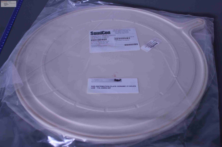 LAM 716-330892-007 GAS DISTRIBUTION PLATE CERAMIC 21 HOLES, USED
