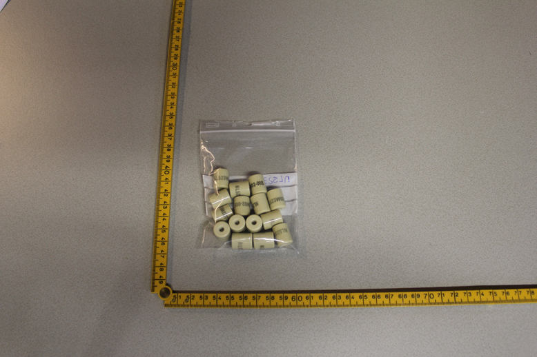 THREADED STANDOFF ROUND CERAMIC, LOT OF 15