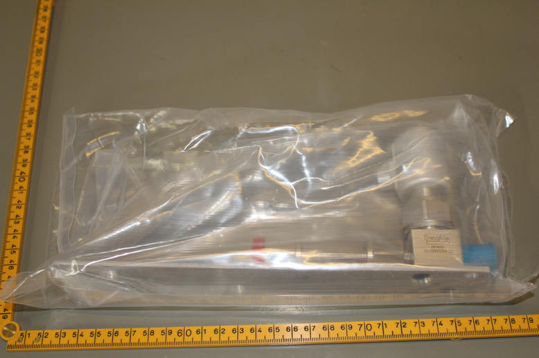 316L SS HIGH PURITY BELLOWS SEALED VALVE, 1/4 in. MVCR FITTING, NC, 1/8-27 NPT INLET