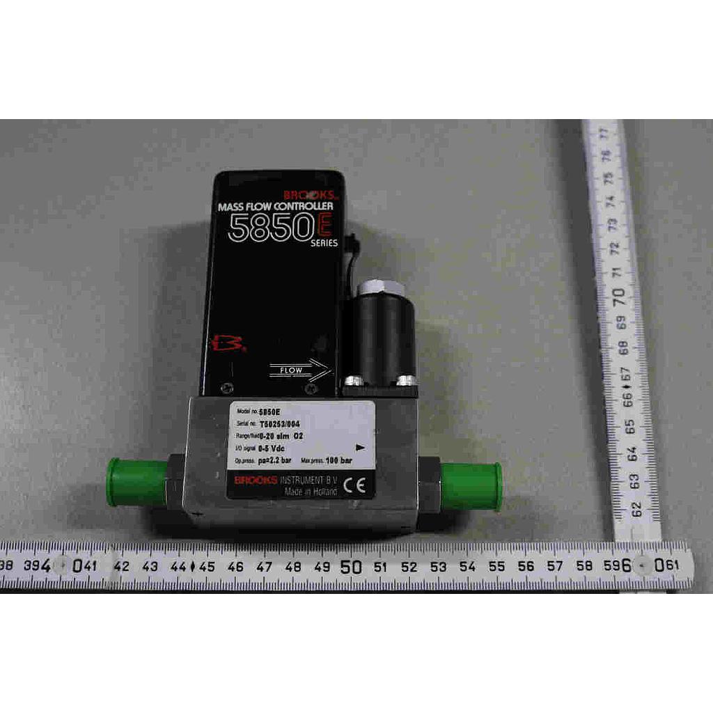 MFC BROOKS 5850E, 1/4"VCR, RANGE: 0-20SLM, O2