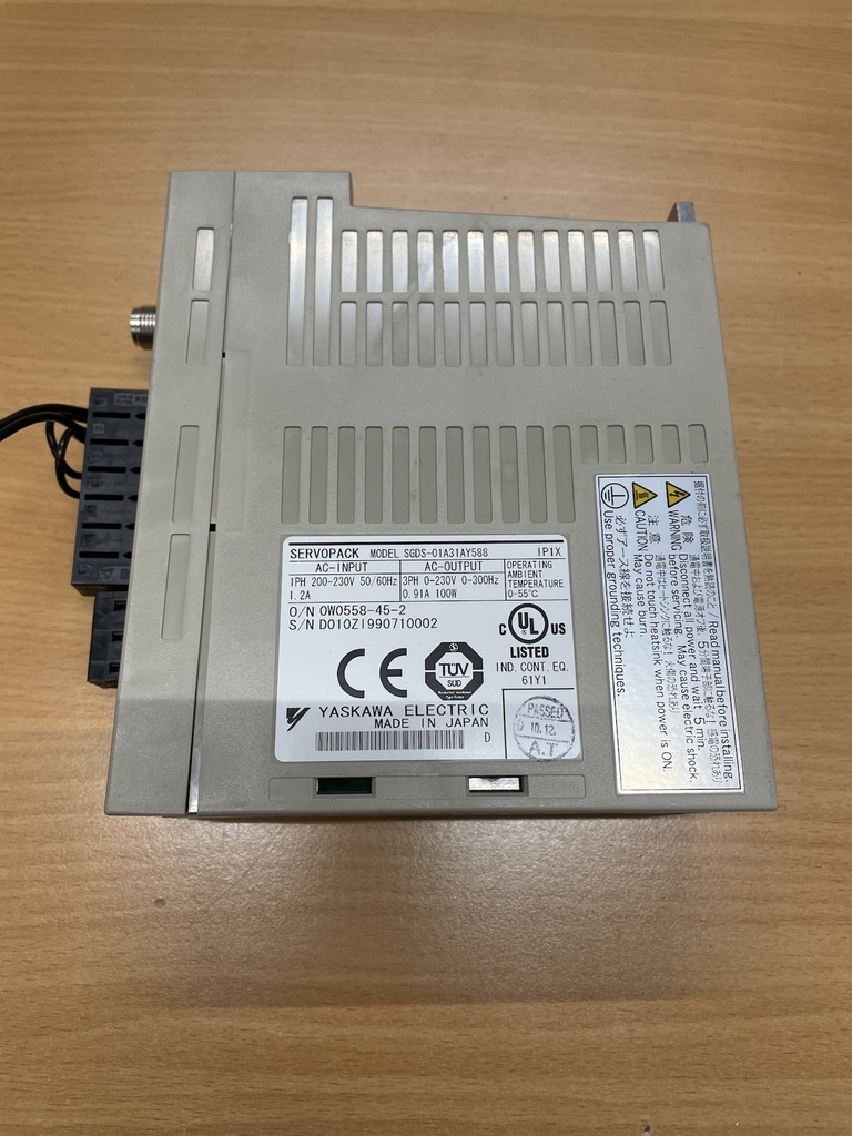 Yaskawa SGDS-01A31AY588 Servo Drive