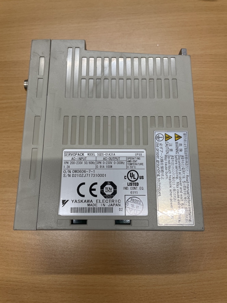 Yaskawa SGDS-01A31A Servo Drive