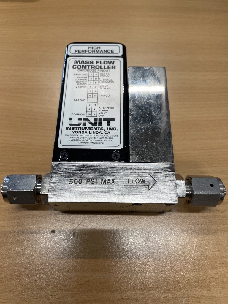 UFC-1200A UNIT MASS FLOW CONTROLLER HIGH PERFORMANCE RANGE 200 SCCM GAS O2