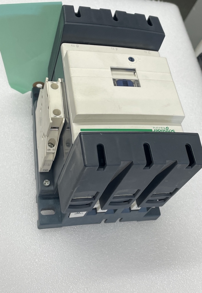 SCHNEIDER ELECTRIC LC1D150 NORMAL CONTACTOR 3P 120V 150A LA9 D 115603/604 U3S