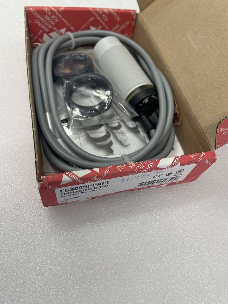 CARLO GAVAZZI EC3025PPAPL Capacitive Proximity Sensor