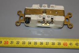 [116-620/500916] CONNECTOR RECEPTACLE 125V 15AMP