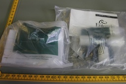 [UT4FN-1/506179] PFA Tee Union, Tube 1/4", PVDF Nut, Lot of 4